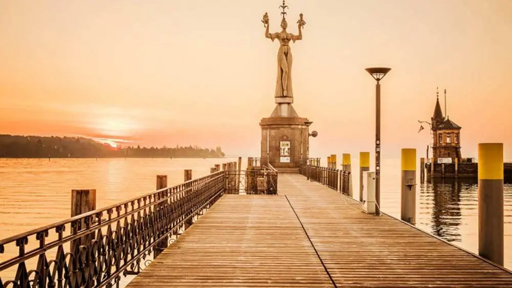 Die Imperia-Statue an der Hafeneinfahrt von Konstanz