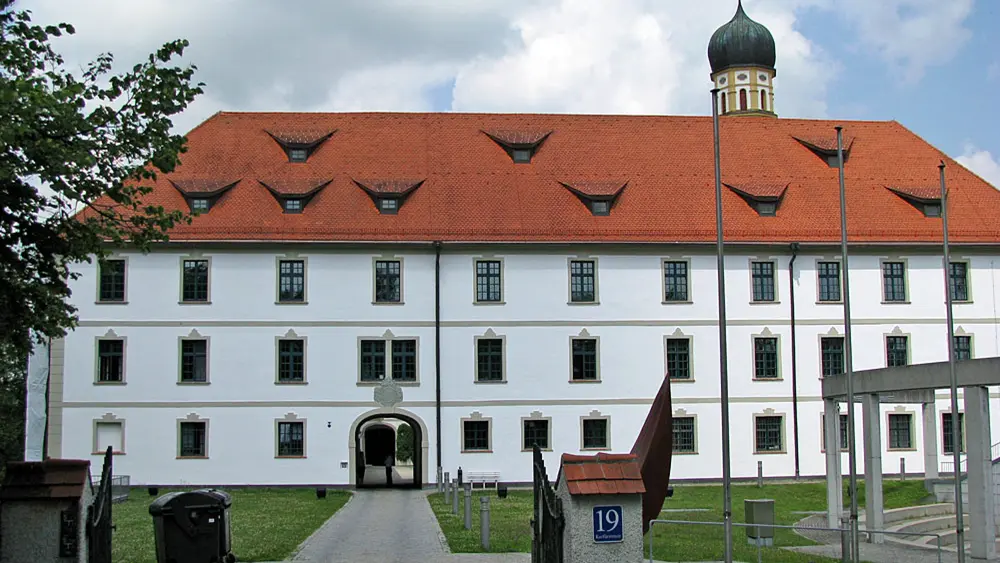 Außenansicht des Fürstbischöflichen Schlosses in Marktoberdorf
