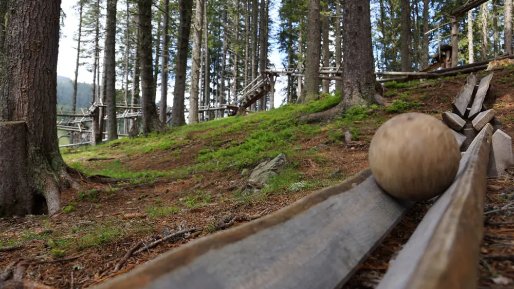 Holzkugelbahn in der Bergerlebniswelt am Glungezer