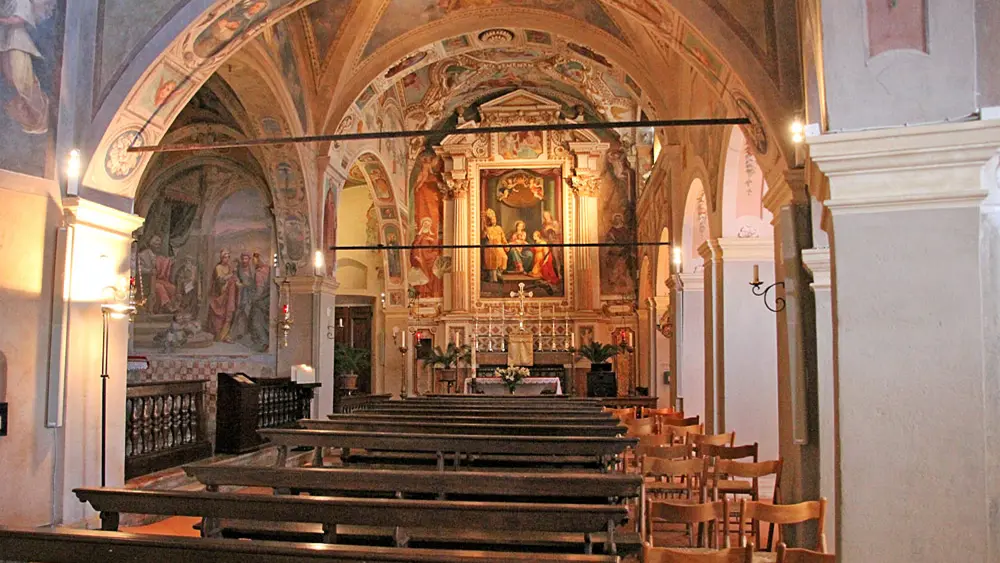 Innenraum der Klosterkirche Santa Caterina del Sasso