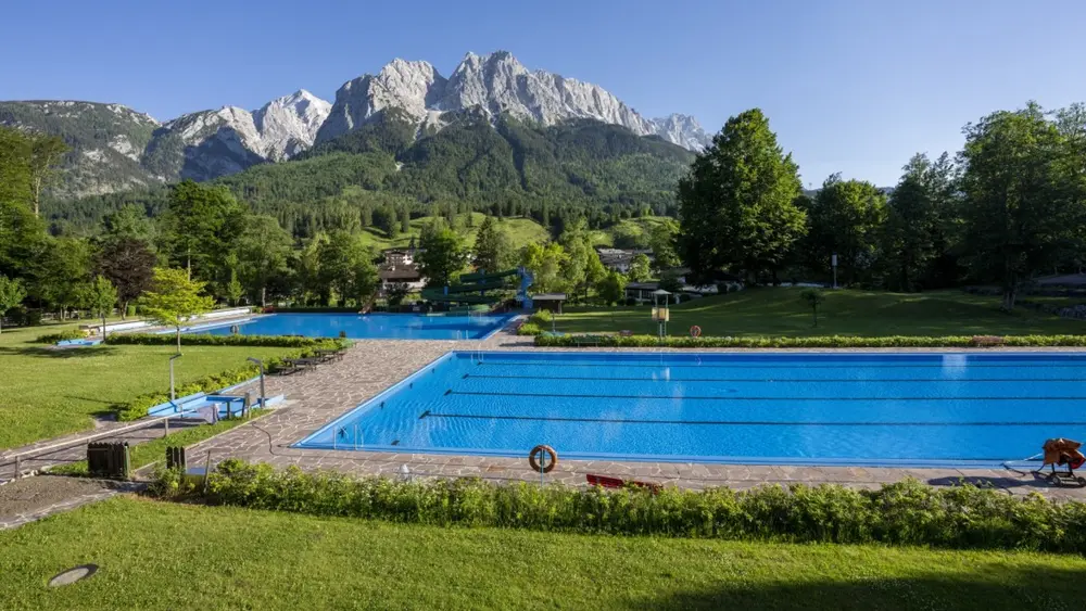 Freibad-Bereich des Zugspitzbads Grainau