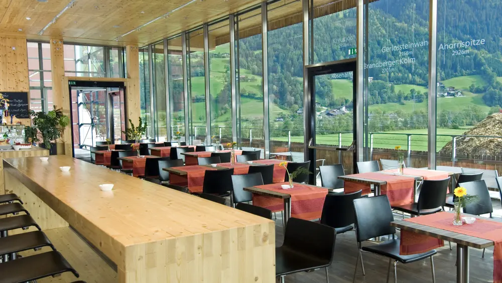 SichtBAR mit Blick nach draußen