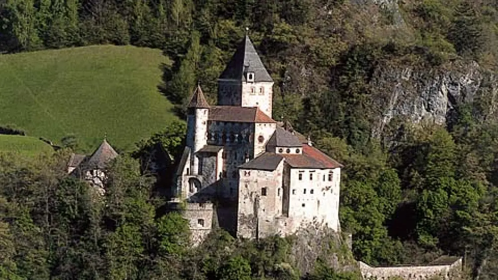Blick auf die Trostburg bei Barbian