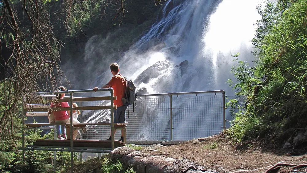 Aussichtsplattform am Grawa-Wasserfall