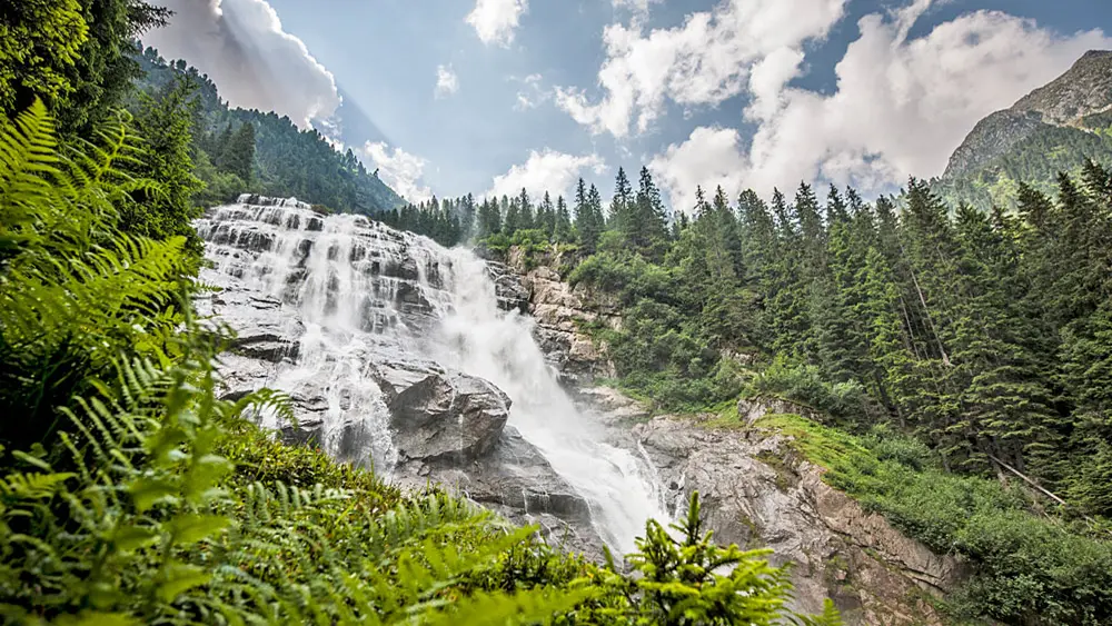 Blick auf den Grawa Wasserfall bei Neustift im Stubaital