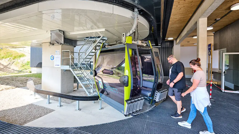 Einstieg in die Nord-Seilbahn am Ochsenkopf