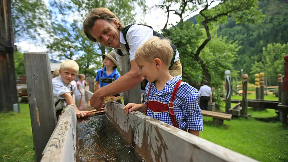 Kinderaktion im Holzmuseum