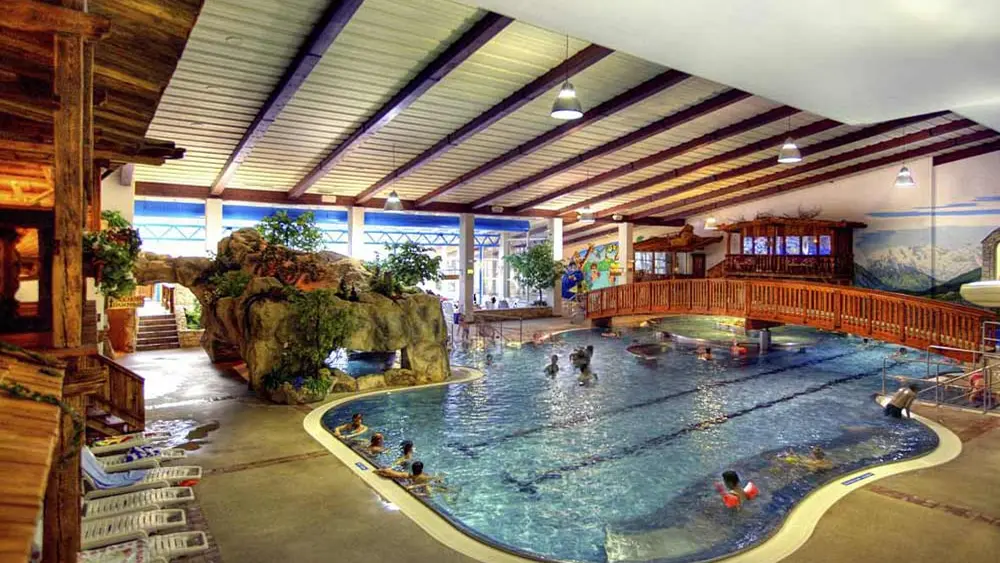 Blick auf das Erlebnisbad der Freizeit Arena Sölden