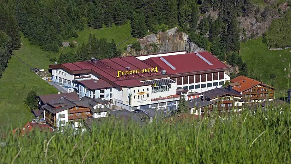 Luftaufnahme der Freizeit Arena Sölden