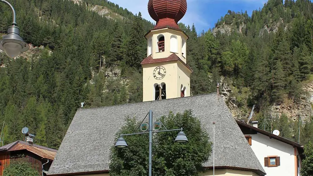Die Kirche Madonna della Neve di Gries in Canazei