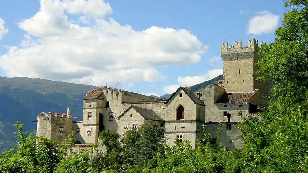 Blick auf die Churburg in Schluderns