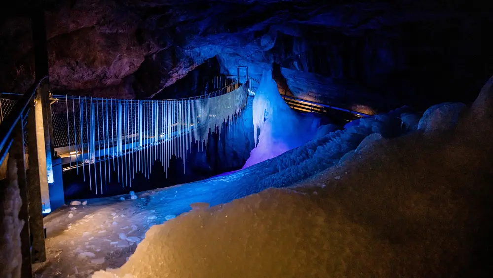 Dachsteiner Rieseneishöhle
