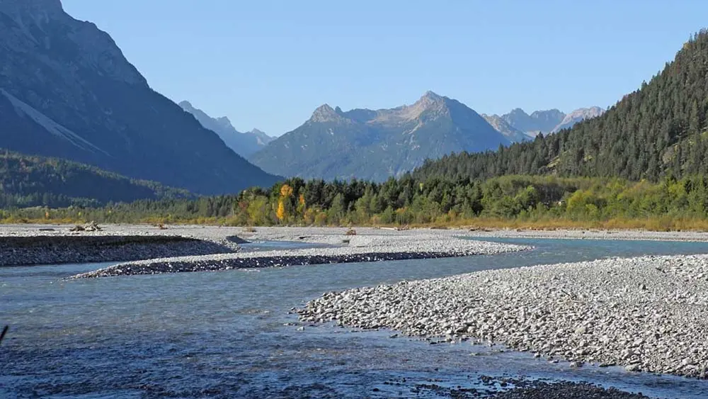 Der Wildfluss Lech im Naturpark Tiroler Lech