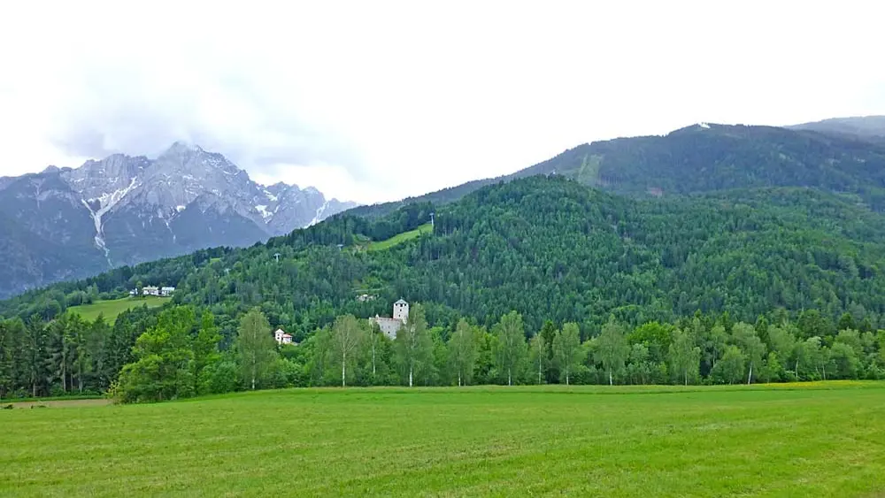 Blick auf den Schlossberg mit Schloss Bruck, Venedigerwarte und Hochstein