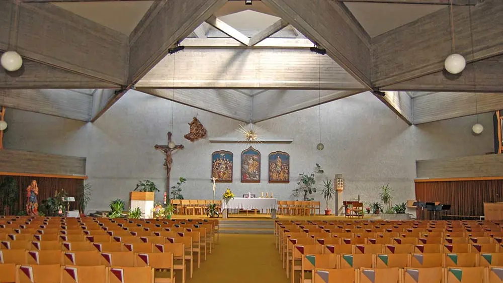 Innenraum der Pfarrkirche Debant