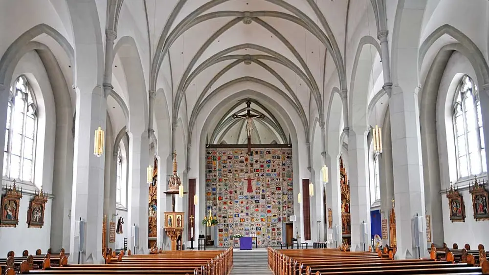 Innenraum der Pfarrkirche St. Sulpitius in Frastanz