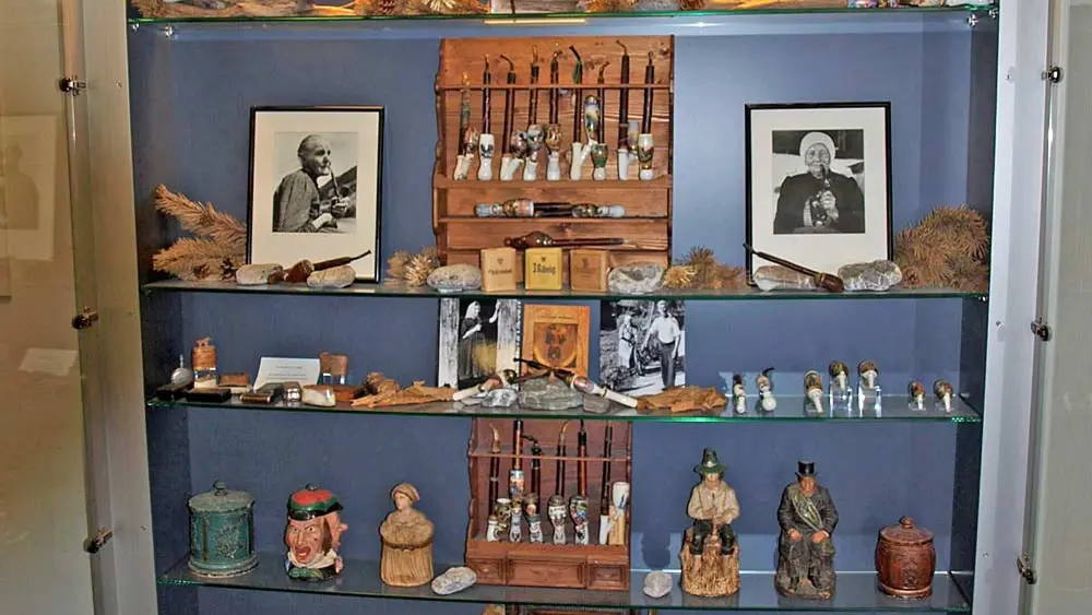 Schaukasten im Tabakmuseum Frastanz