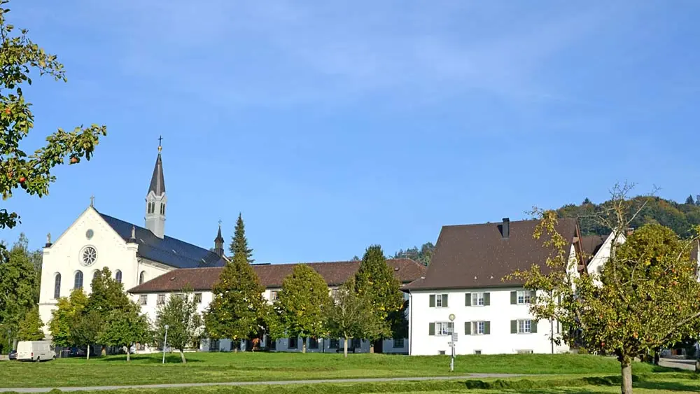 Blick auf die Abtei Mariastern-Gwiggen bei Hohenweiler