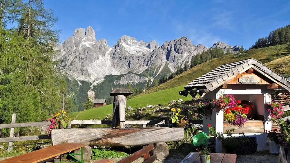 Ausblick auf die Dolomiten von der Krahlehenhütte bei Filzmoos