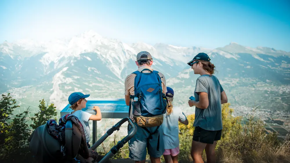 Familie auf dem Chemin de l'Antenne