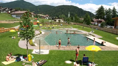 Toblacher Naturbadesee