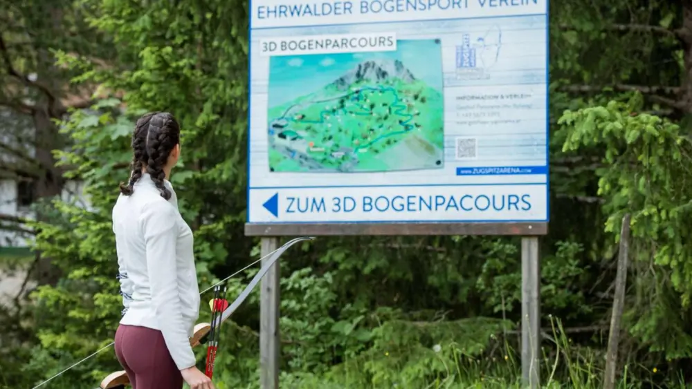 Infotafel am 3D-Bogenparcours