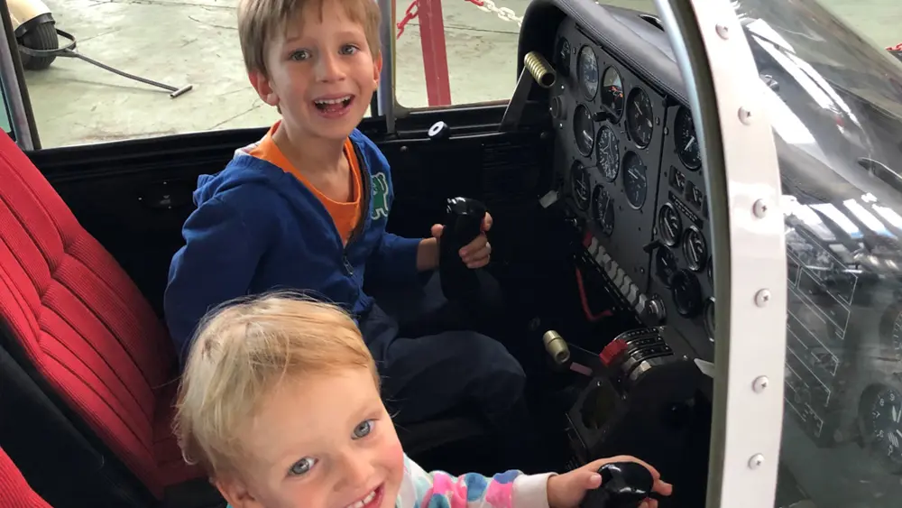 Cockpit entdecken im Fliegermuseum Altenrhein