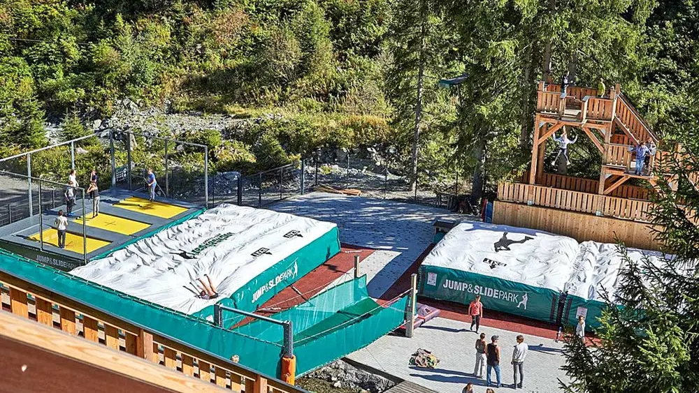 Luftaufnahme des Jump & Slide Parks in Hinterglemm