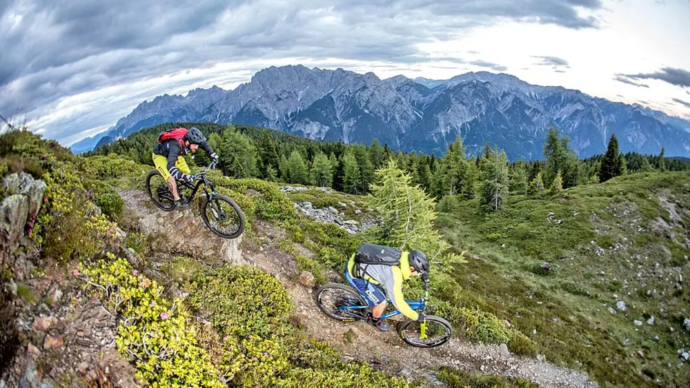 Mountainbiker am Hochstein in den Lienzer Dolomiten