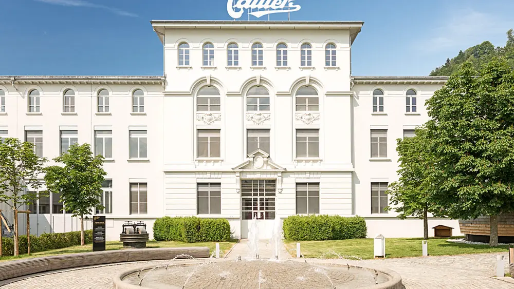 Außenansicht der Schokoladenfabrik Maison Cailler in Broc