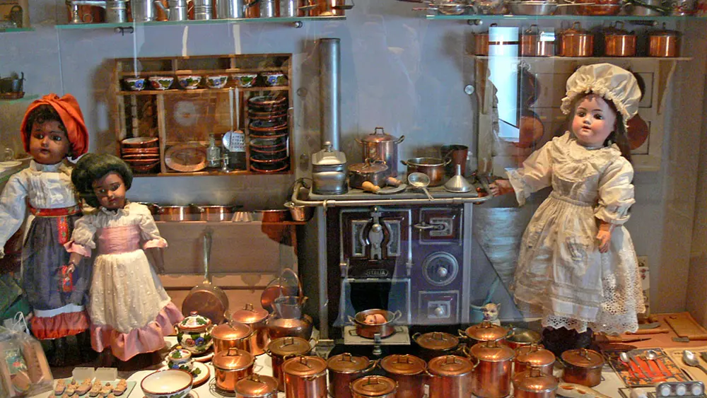 Puppenküche im Puppenmuseum des Kastells Rocca di Angera