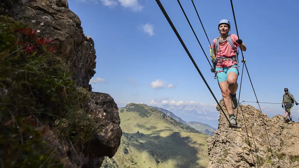 Seilbrücke im Klettersteig Marokka