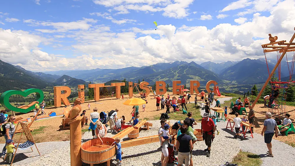 Blick auf den Spielplatz des Erlebnisbergs Rittisbergs bei Ramsaum am Dachstein