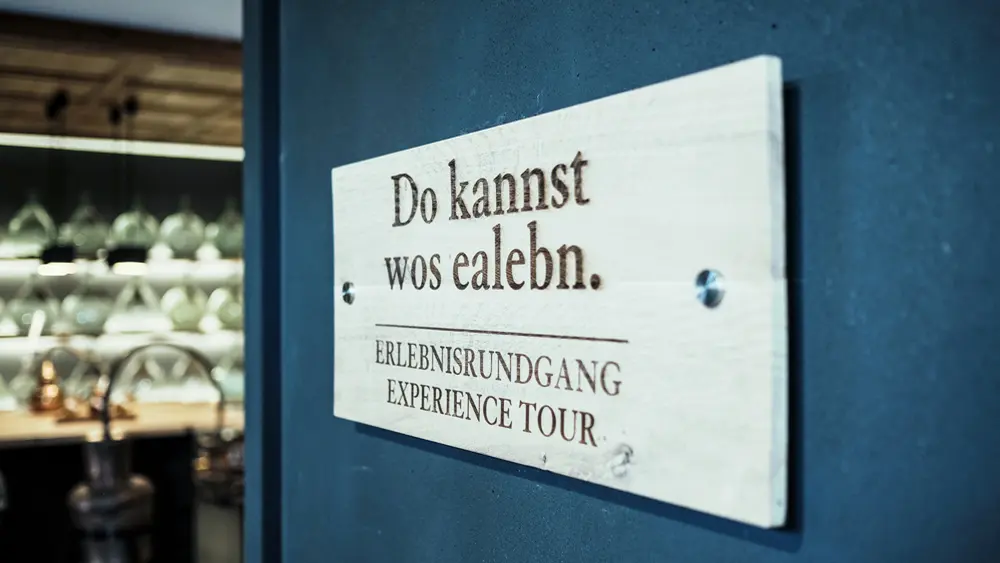 Wegweiser Erlebnisrundgang in der Destillerie Lantenhammer