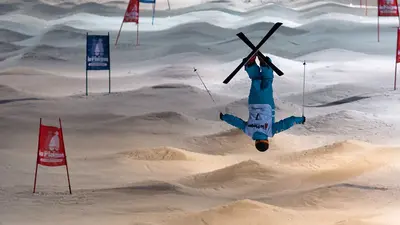 Weltcup im Buckelpiste-Fahren in La Plagne