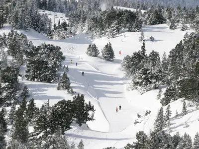 Blick auf eine Piste in Chamrousse © OTChamrousseEG