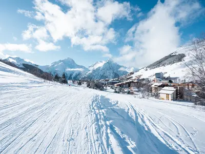 Piste ins Dorf © Pyrene DUFFAU / Les 2 Alpes