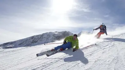 Skifahrer auf der Piste