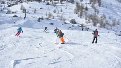 Skifahrer auf der Piste