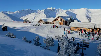 Hütten im Skigebiet Valloire