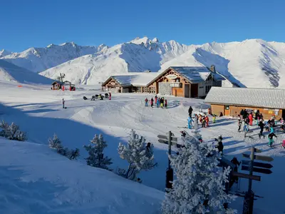 Hütten im Skigebiet Valloire © Valloire / P. Delannoy