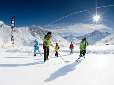 Familie beim Eishockey spielen © andyparant.com