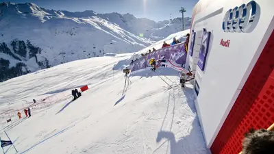 Abfahrt im Skigebiet Val d Isère