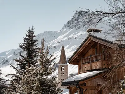 Blick auf die Kirche von Val d´Isère © Val d'Isère Tourisme