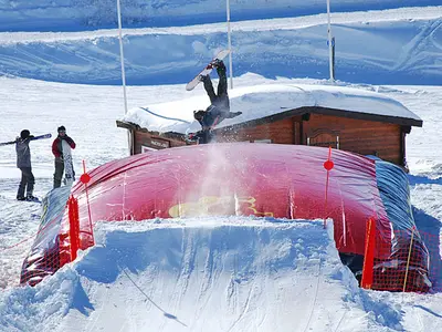 Big Airbag im Snowpark Avoriaz © Snowzone - Avoriaz tourisme