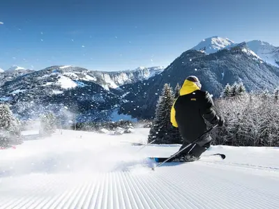 Skifahrer auf der Piste © JB Bieuville / OT Morzine