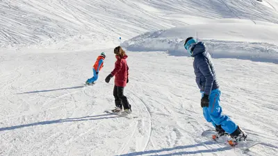Snowboarder in Val Thorens