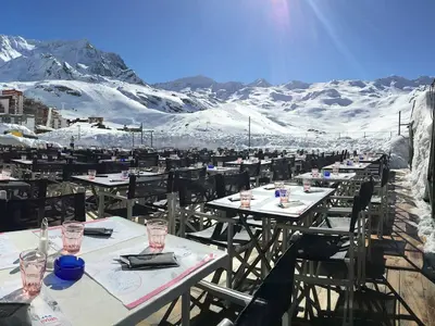 Bergpanorama von der Sonnenterasse aus © OT Val Thorens