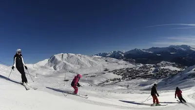 Skifahrer auf der Piste