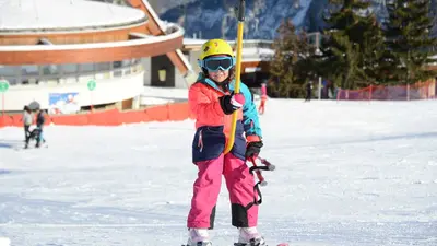 Kinder am Schlepplift